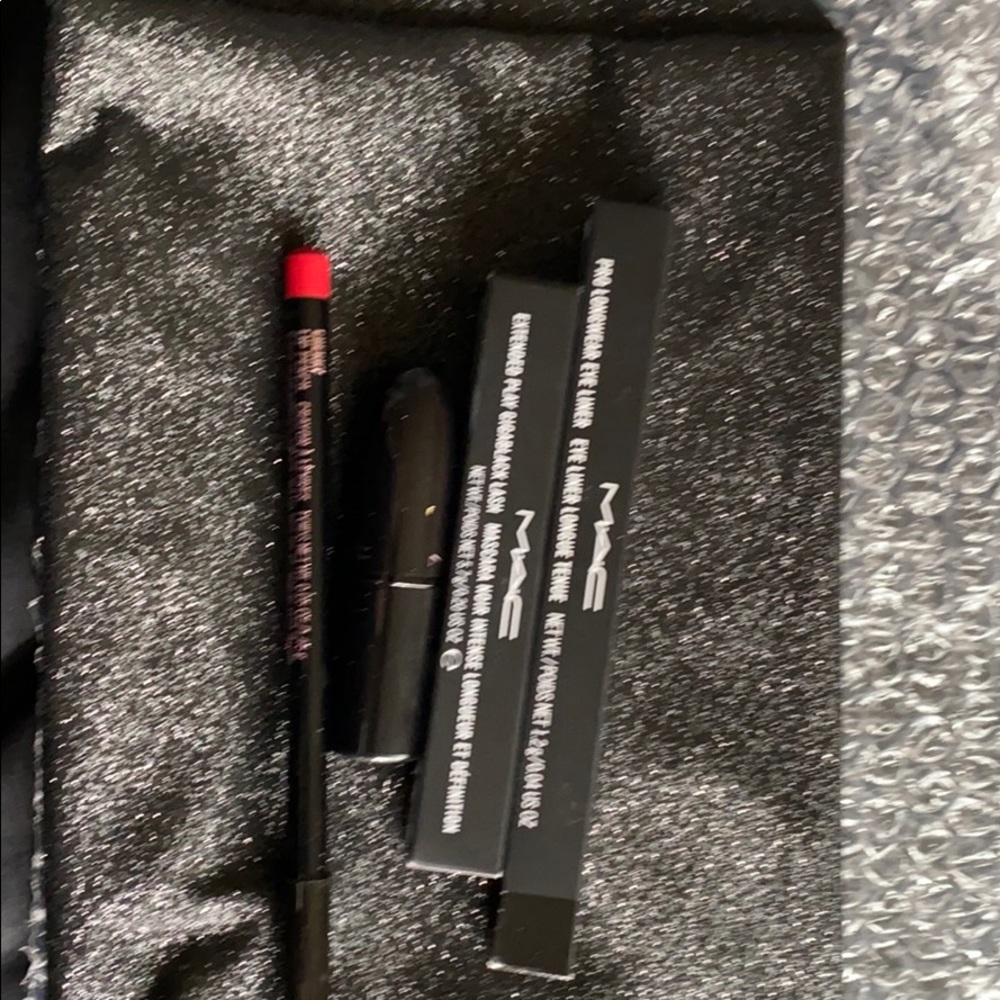 MAC bundle- lip and eye